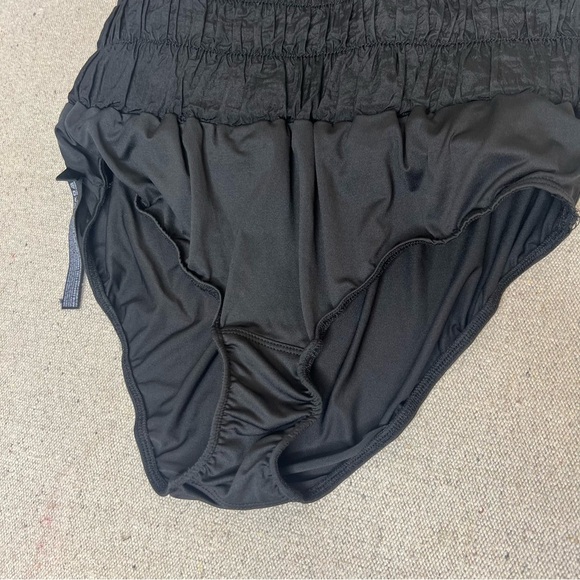 Free People FP Movement Way Home Short Size Small Black - Picture 7 of 8